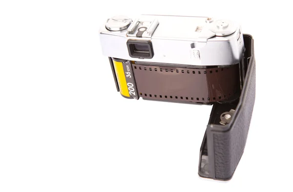 Oude camera en film cartridge — Stockfoto
