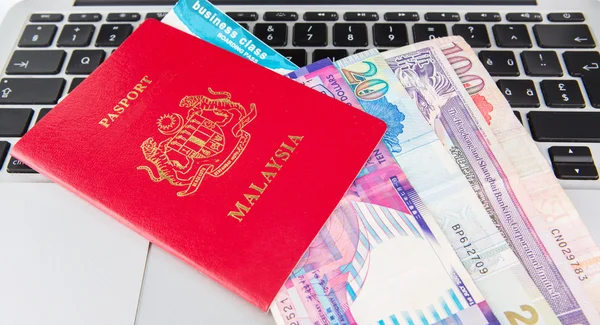 Passport And Laptop — Stock Photo, Image