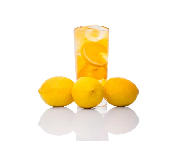 Cold lemonade and lemons — Stock Photo, Image