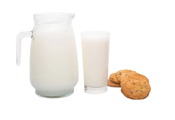 ミルクと自家製クッキー — ストック写真