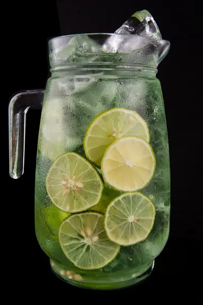 Fresh Lime Juice — Stock Photo, Image