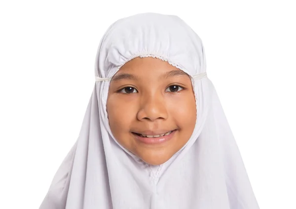Młody Muzułmanin dziewczyna w białych hidżab — Zdjęcie stockowe