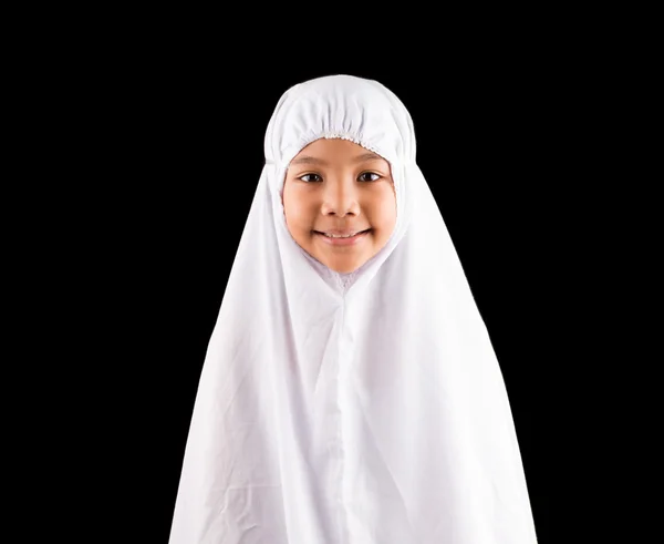 Ung flicka i vit hijab — Stockfoto