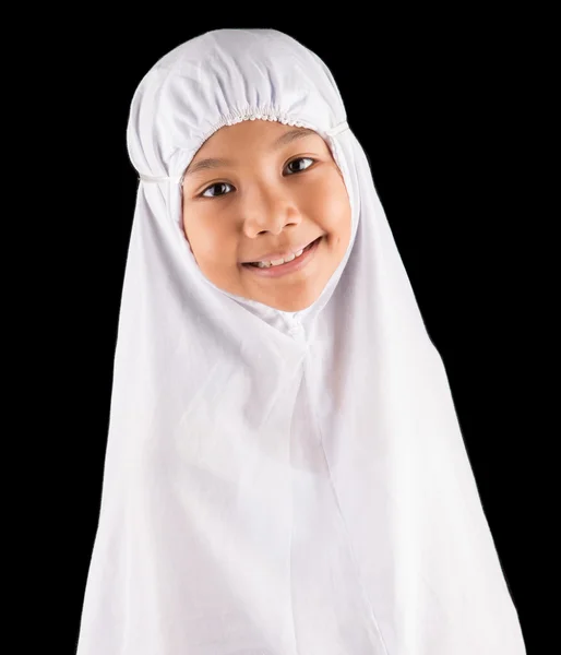 Молодая девушка в белом хиджабе — стоковое фото