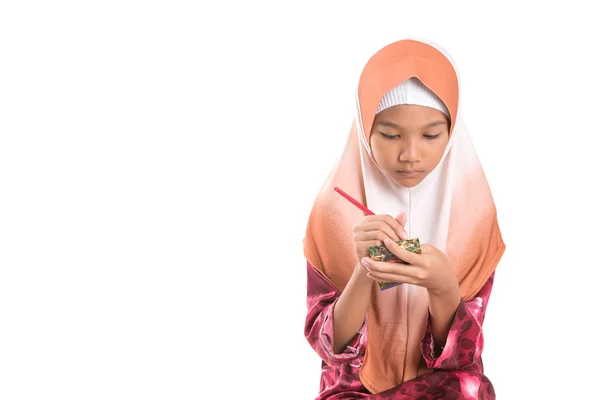 Gadis Muslim Muda Dengan Notepad — Stok Foto