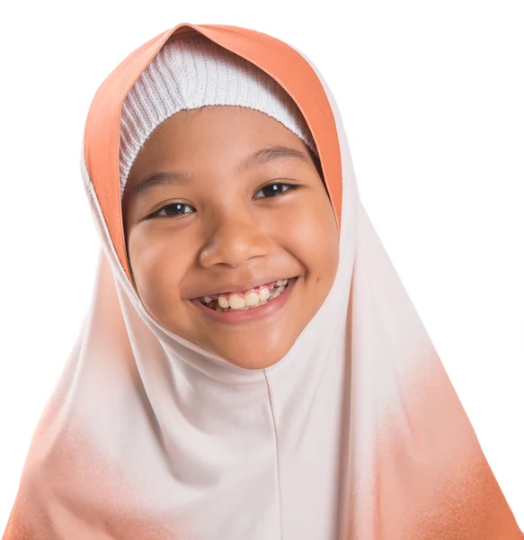 Moslim meisje met hijab — Stockfoto