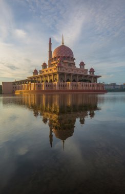 Putra Camii, Malezya