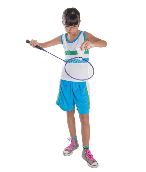 Jong meisje spelen badminton — Stockfoto