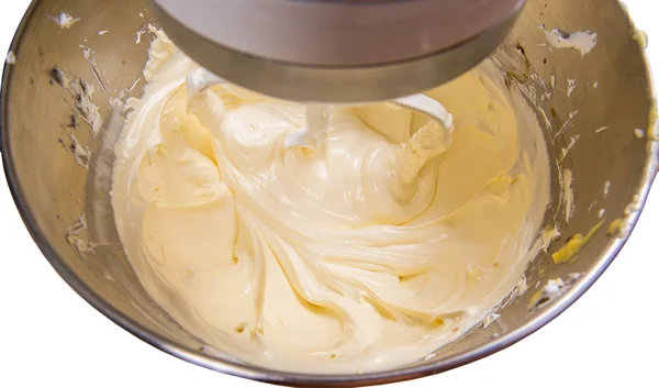 Maken van cake ingrediënten in mixer — Stockfoto