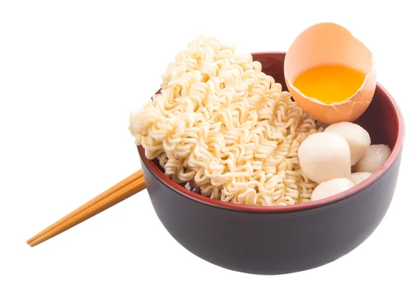 Ongekookt noodle en ingrediënten — Stok fotoğraf