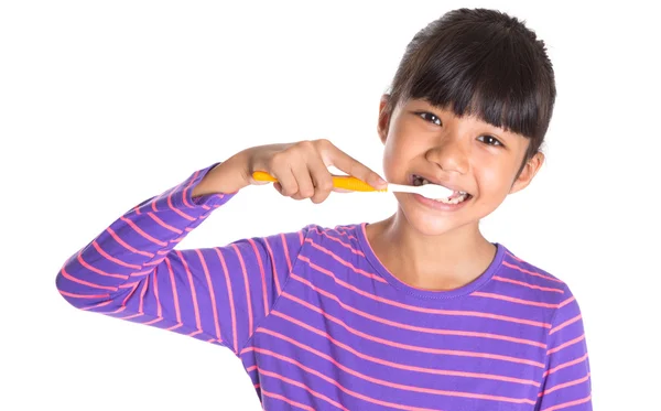 Chica joven con cepillo de dientes —  Fotos de Stock