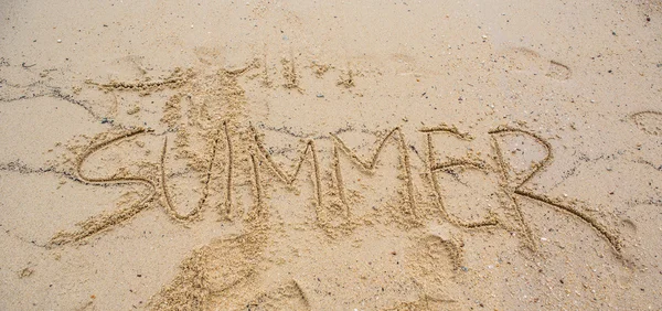Palabra de verano sobre arena — Foto de Stock