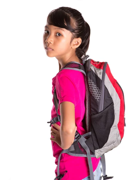 Sırt çantası ile genç kız — Stok fotoğraf