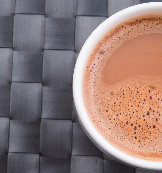 Uma caneca de chocolate quente — Fotografia de Stock