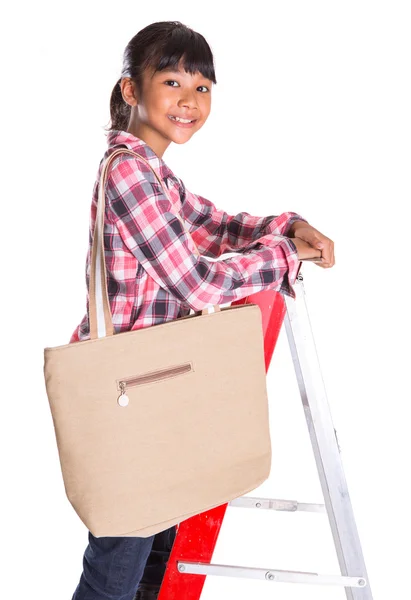 Büyük çanta ile genç kız — Stok fotoğraf