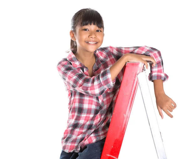 Chica joven en una escalera —  Fotos de Stock