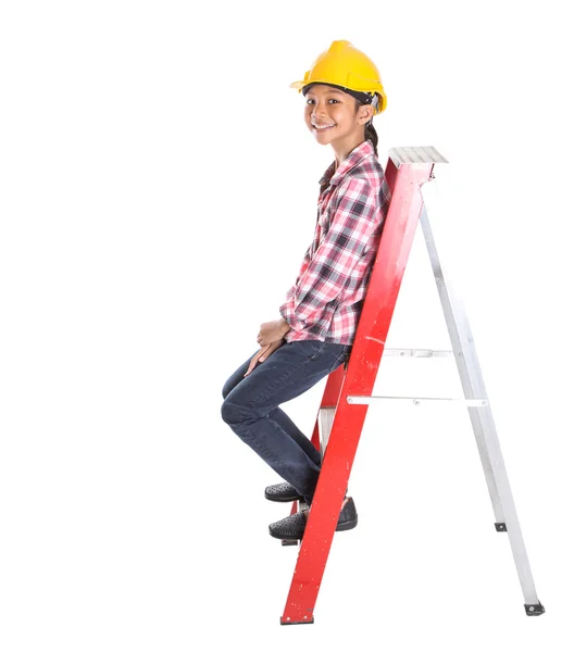 Chica joven en una escalera — Foto de Stock