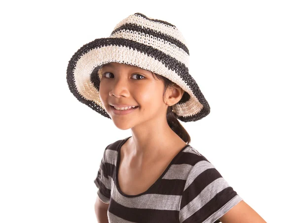 Chica joven con sombrero — Foto de Stock