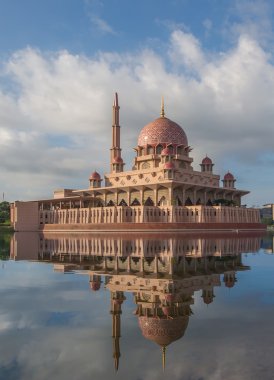 Putra Camii, Malezya