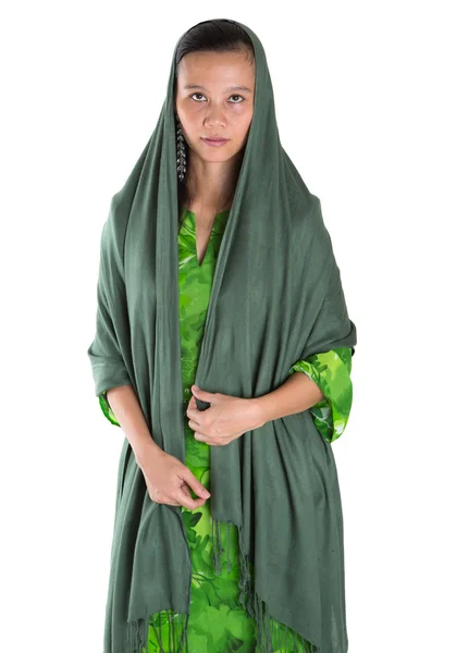 Muslimische Frau mit grünem Kopftuch — Stockfoto
