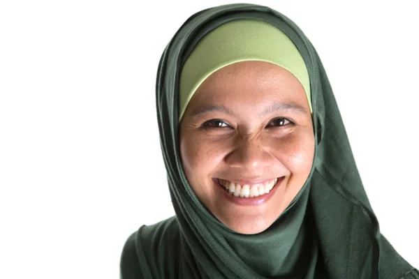 Mujer musulmana en verde Hijab — Foto de Stock