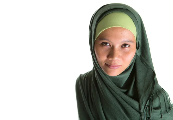 Wanita Muslim Dalam Hijab Hijau — Stok Foto