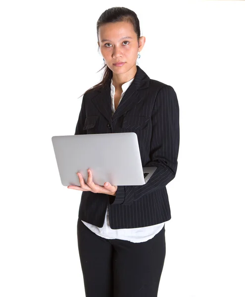 Aziatische zakenvrouw met laptop — Stockfoto