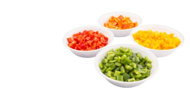 Beyaz kase renkli doğranmış capsicums