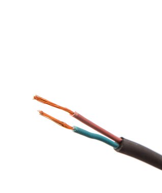 Elektrikli tel beyaz arka plan üzerinde maruz