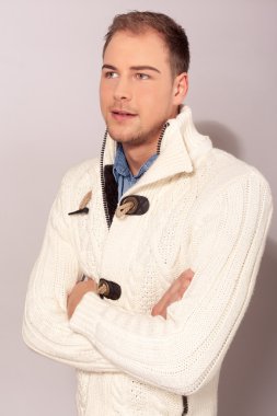 şık yakışıklı genç