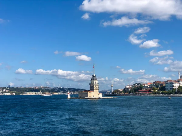 Девичья Башня Известная Башня Леандера Море Босфоре Стамбул Турции — стоковое фото