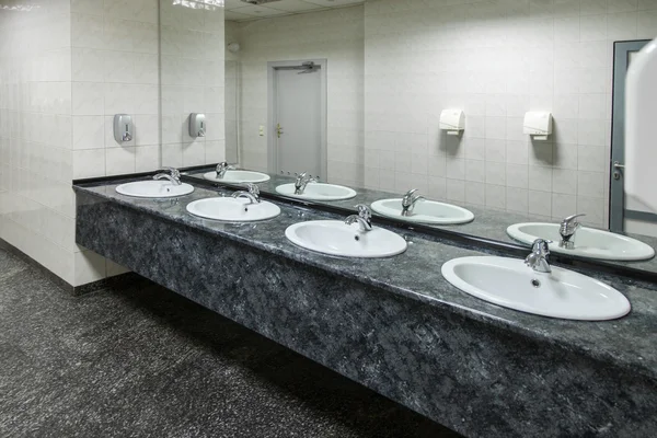 Public empty restroom — Stock Photo, Image