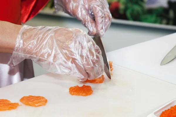 Koken Japanse sushi rolt — Stockfoto