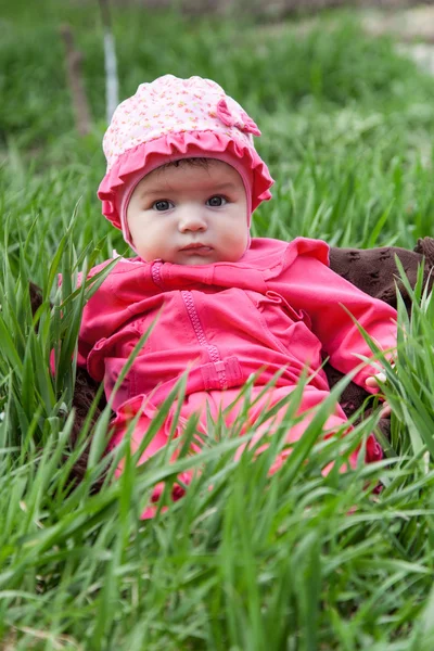 Bebé en un vestido rosa — Foto de Stock