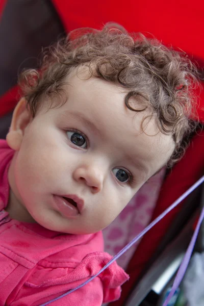 Bebek kız açık havada portresi — Stok fotoğraf