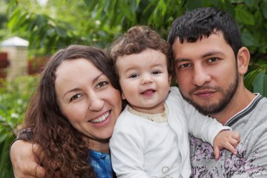 mutlu anne, baba ve kızı