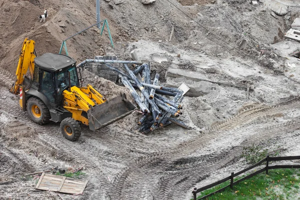 Bulldozer digging the ground — Stock Photo, Image