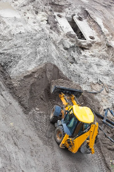 Bulldozer digging the ground — Stock Photo, Image