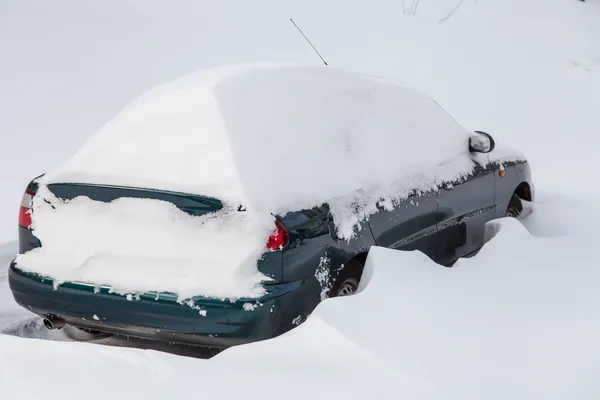 Car covered in snow — Stock Photo, Image