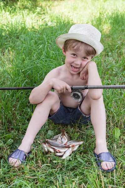 Giovane pescatore — Foto Stock