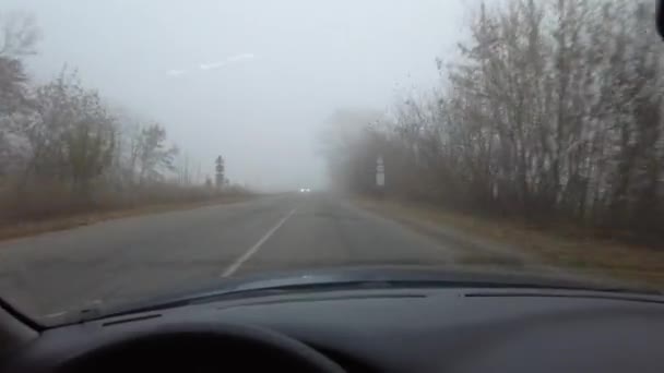 Kierowca Prowadzący Samochód Jazda Złej Drodze Pęknięcie Szkle Niebezpieczna Droga — Wideo stockowe