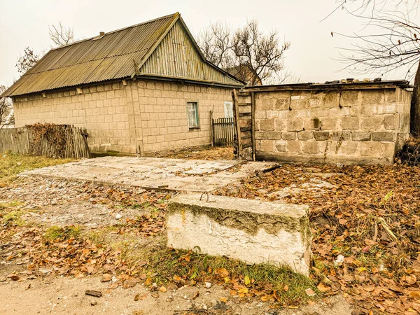 Een Oud Stenen Huis Verlaten Huis Ingestort Stenen Huis Oud — Stockfoto