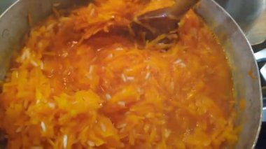 Portakal kabağı. Lezzetli güzel balkabağı. Kabak lapası. Cadılar Bayramı. beyaz arkaplanda balkabağı. 