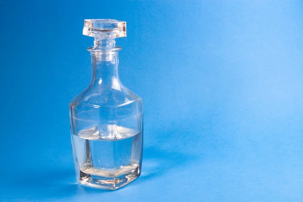 Decantador Transparente Com Água Vodka Num Decantador Vodka Decantador Copo — Fotografia de Stock