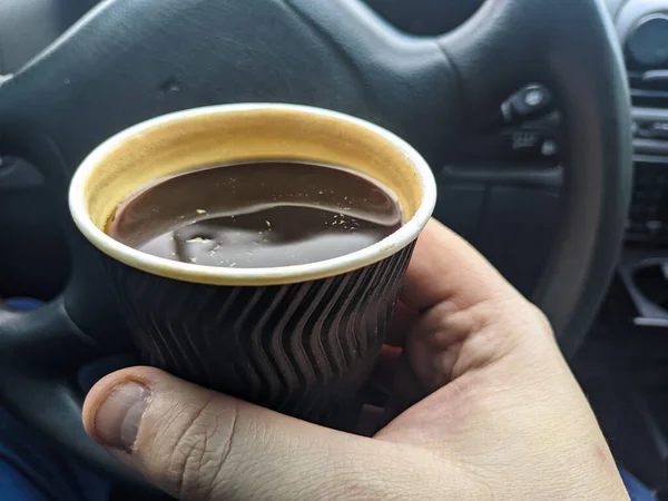 Kaffe Bilen Man Med Kaffepapper Bilen Kaffe Vän Till Resenären — Stockfoto