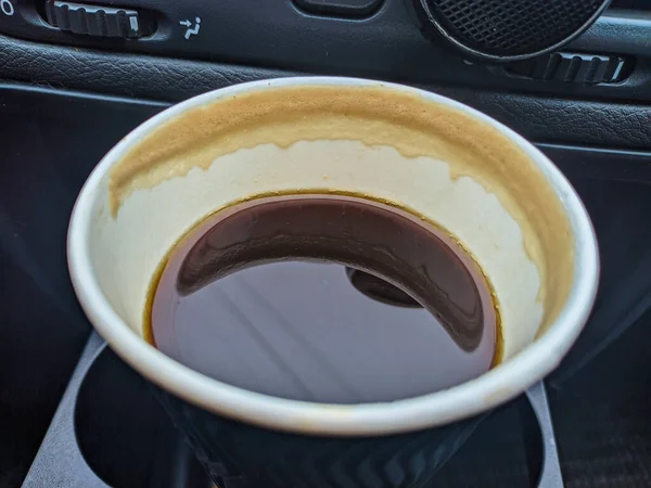 Koffie Auto Een Man Met Een Koffiebeker Auto Koffie Een — Stockfoto