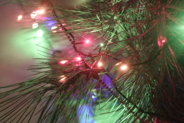 Nieuwjaarsfeestdagen Feestelijke Stemming Kerstmis Nieuwjaar Decoratie Voor Kerstboom Speelgoed Geschenken — Stockfoto