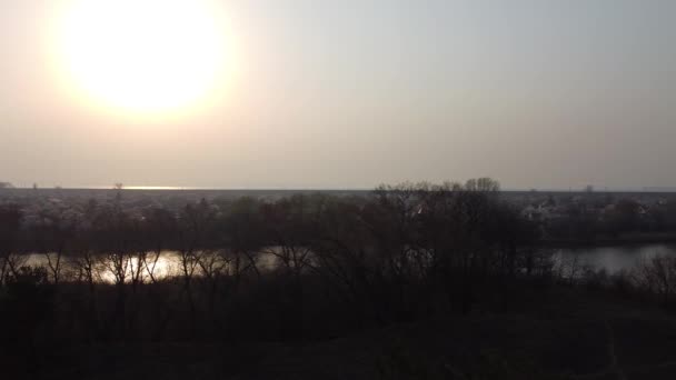 Natürliche Landschaft Mit Wasser Sonnenuntergang Und Sonnenaufgang Auf Dem Wasser — Stockvideo
