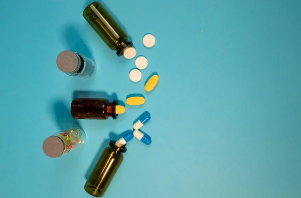 Laçlar Tıbbi Malzemeler Şırıngalar Tabletler Hastalıkların Tedavisi Kişi Hasta Ciddi — Stok fotoğraf