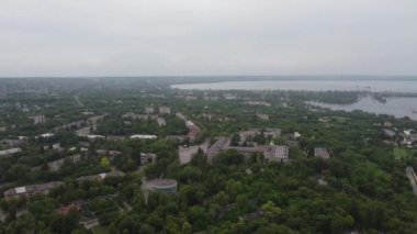 Üst görüş alanı. İnsansız hava aracı manzarası. Ukrayna. Yukarıdan manzara çok güzel. Yukardan sade. Ukrayna toprakları. Ukrayna 'nın manzaraları.
